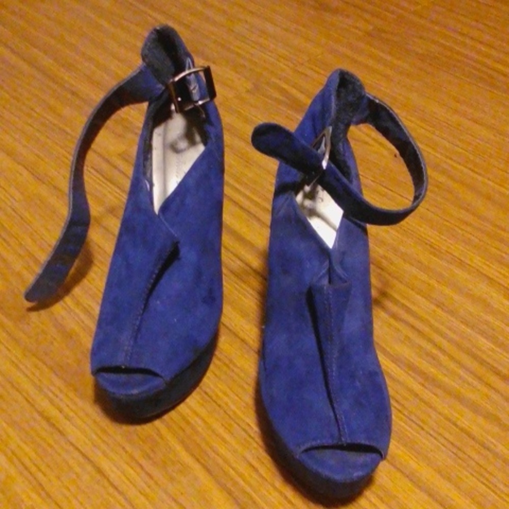 Breckelle's wedges